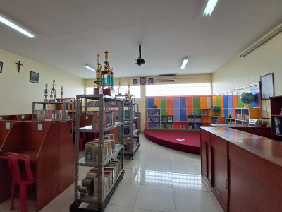 PERPUSTAKAAN SMP VAN LITH